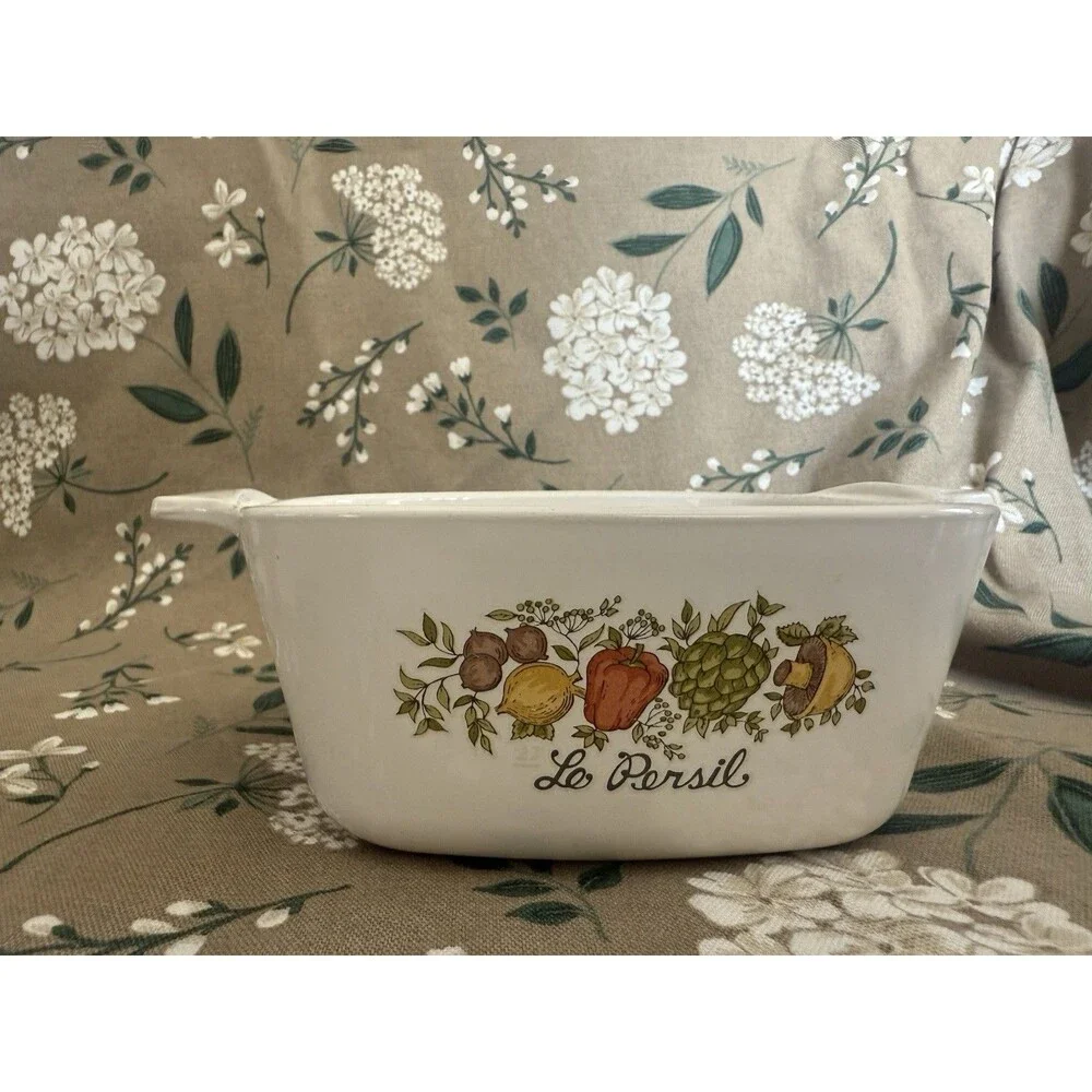 Vintage Corning Ware 700 ML. Le Persil Spice of Life-P43B Casserole Plastic Lid